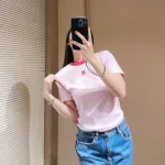Áo thun nữ thuê logo trước ngực Baby Tee ôm body từ 35kg - 55kg