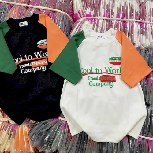 Áo Thun Nữ Trơn Cổ Tròn Baby Tee Tay Phối Hai Màu In Chữ Mạc AH787