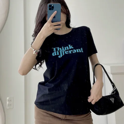 Áo thun thái nữ cổ tròn form suông in chữ Think Different