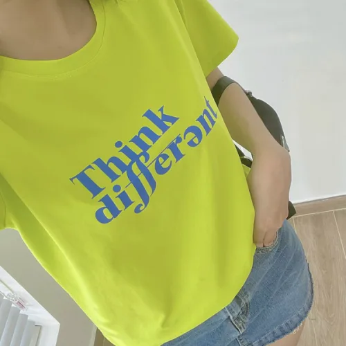 Áo thun thái nữ cổ tròn form suông in chữ Think Different