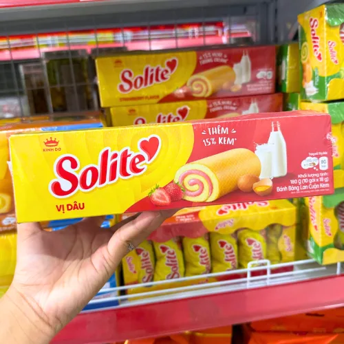 Bánh Bông Lan Cuộn Solite Vị Dâu Hộp Giấy 180g