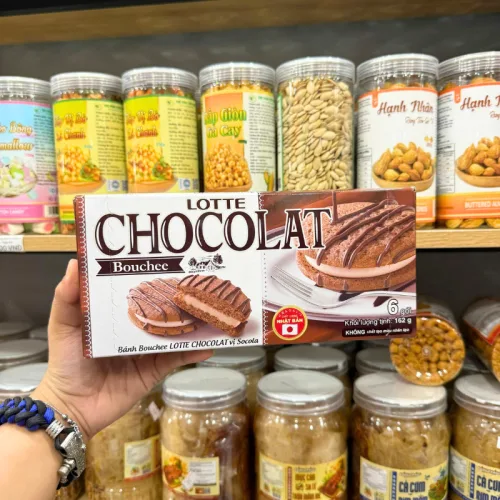Bánh Bông Lan Phủ Kem LOTTE CHOCOLAT 162gr