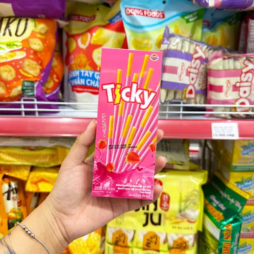 Bánh Que Đũa Phủ Dâu Ticky Uni Firms Combo 3 Hộp - Màu Hồng