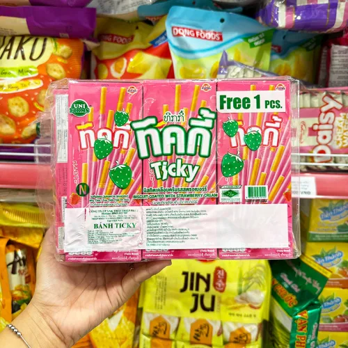 Bánh Que Đũa Phủ Dâu Ticky Uni Firms Lốc 13 Hộp - Màu Hồng