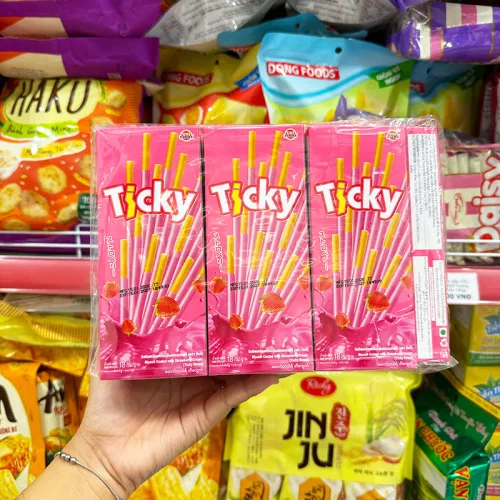 Bánh Que Đũa Phủ Dâu Ticky Uni Firms Lốc 13 Hộp - Màu Hồng