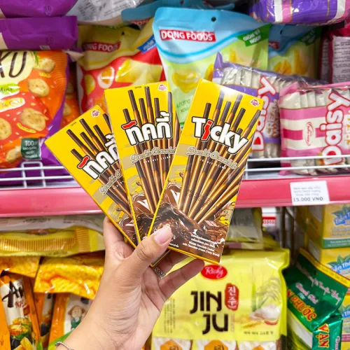 Bánh Que Đũa Phủ Gấp Đôi Socola Ticky Uni Firms - Màu Vàng