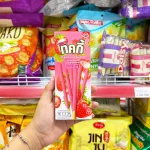 Bánh Que Đũa Phủ Yogurt Dâu Ticky Uni Firms - Màu Hồng