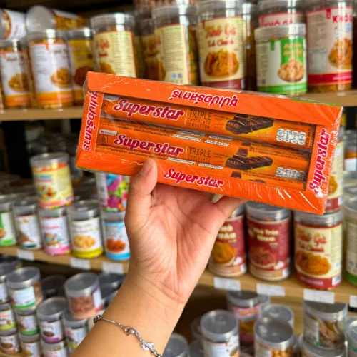 Bánh Que Xốp Phủ Socola MAYORA SUPERSTAR 150g (12 Cây x 12,5g)