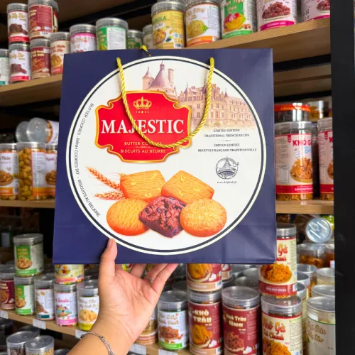 Bánh Quy Bơ MAJESTIC Hộp Thiếc Vuông 382g (Xanh Dương/Đỏ) - Kèm Túi