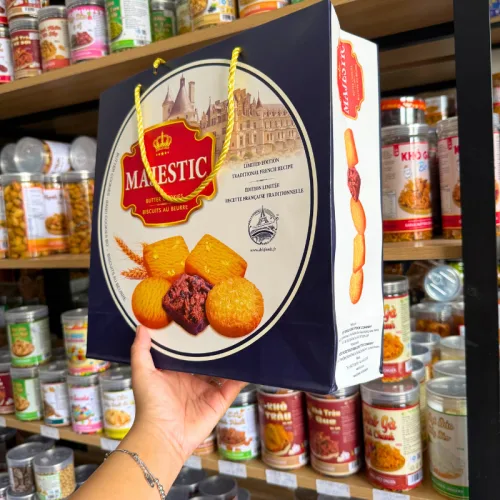 Bánh Quy Bơ MAJESTIC Hộp Thiếc Vuông 382g (Xanh Dương/Đỏ) - Kèm Túi