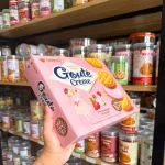 Bánh Quy Kem GOUTE CREME Vị Dâu Sữa Chua 320g