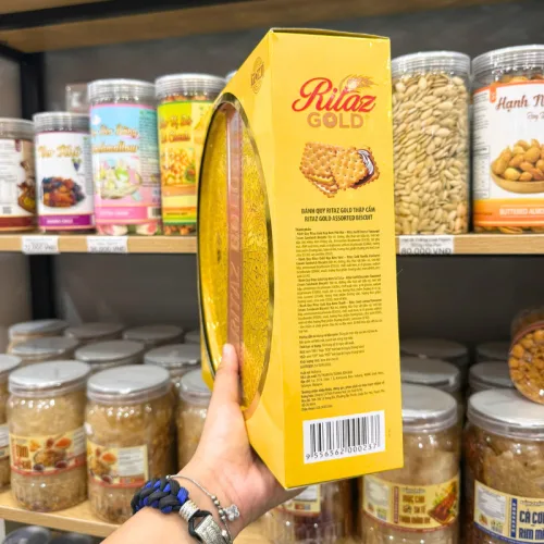 Bánh Quy RITAZ GOLD Thập Cẩm Hộp Thiếc Hoa Văn Vàng 315g