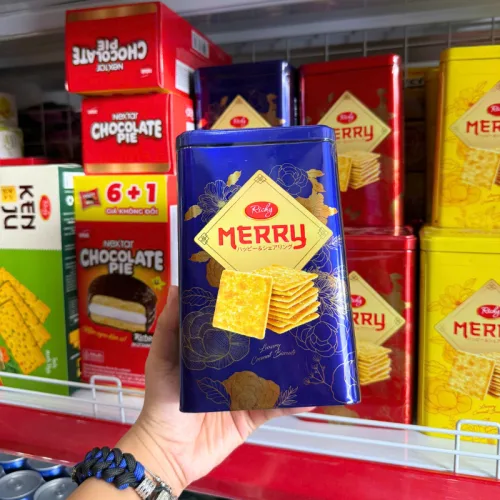 Bánh Quy Đường RICHY MERRY Thiếc Hình Trụ 156g (3 Màu Xanh Dương/ Vàng/ Đỏ)