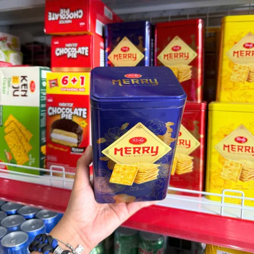 Bánh Quy Đường RICHY MERRY Thiếc Hình Trụ 156g (3 Màu Xanh Dương/ Vàng/ Đỏ)