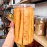 Bánh Tráng Ống Cuộn Tôm Sốt Lava Trứng Muối 150g - Hộp Tròn