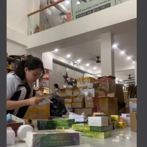 Bao lâu rồi các chị chưa ghé shop em, dạo một vòng xem hàng mới về thôi nàoooo