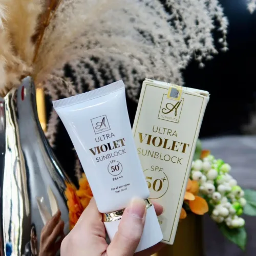 Bảo Vệ Hiệu Quả với Kem Chống Nắng Violet SunBlock