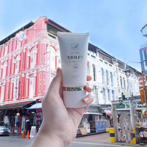 Bảo Vệ Làn Da với Kem Chống Nắng Violet Sunblock: Sự Kết Hợp Hoàn Hảo giữa Bảo Vệ và Chăm Sóc Da