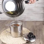 Ca Lọc Dầu Inox 304 Có Lưới Lọc Cặn Và Tạp Chất Tiện Lợi 700ml