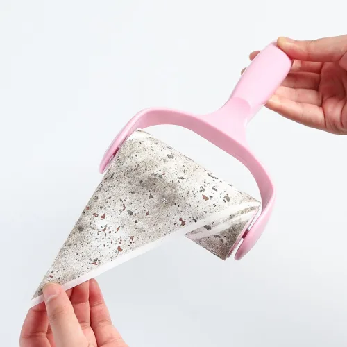 Cây Lăn Bụi Quần Áo Kèm 2 Lõi Lăn 9x12cm