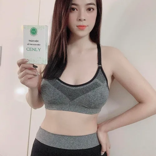 Chỉ mất 2 phút chuẩn bị cho mình 1 cốc nước và 1 viên thảo mộc giảm béo Cenly thôi