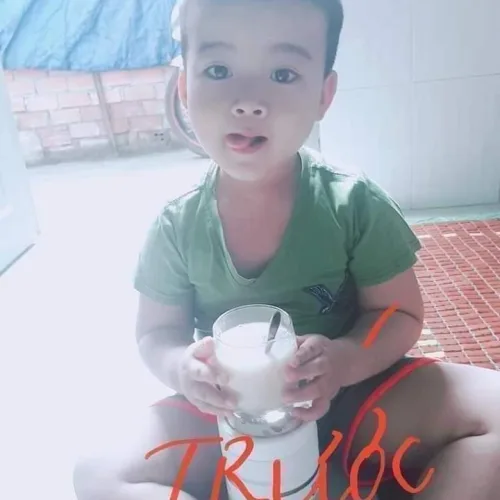 Chỉ những người làm mẹ mới hiểu nổi vất vả khi nuôi con biếng ăn còi cọc