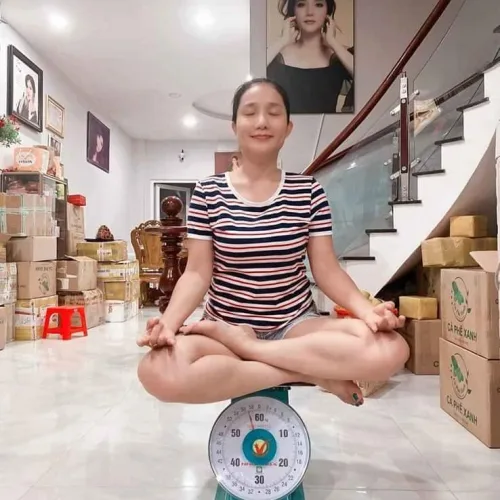 Có cà phê Xanh ngại gì bụng ngấn mỡ, dáng xồ xề