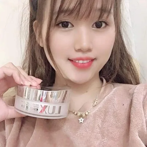 Con gái phải trắng, da trắng thì mang gì cũng đẹp