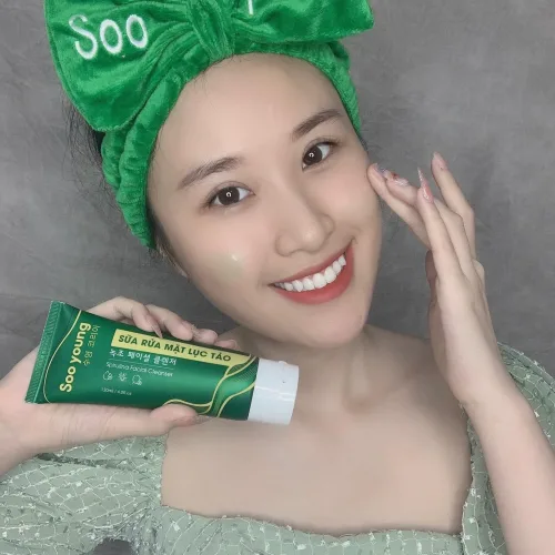 Da nhạy cảm - làn da “khó tính” tìm kiếm một loại sữa rửa mặt phù hợp mời nàng về team sữa rửa mặt lục tảo Soo Young