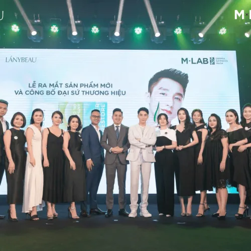ĐẠI SỨ THƯƠNG HIỆU SƠN TÙNG M-TP trong LỄ RA MẮT SẢN PHẨM MỚI M-LAB