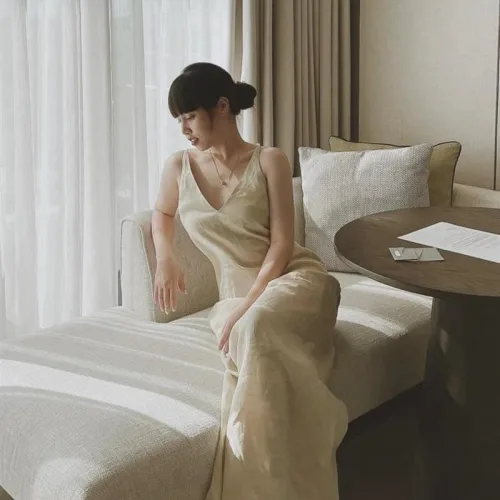 Đầm 2 dây cổ v linen basic