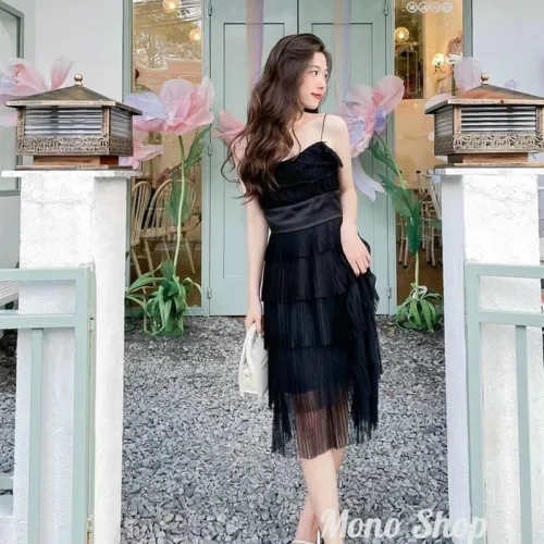 Đầm 2 dây midi đen voan ren tầng