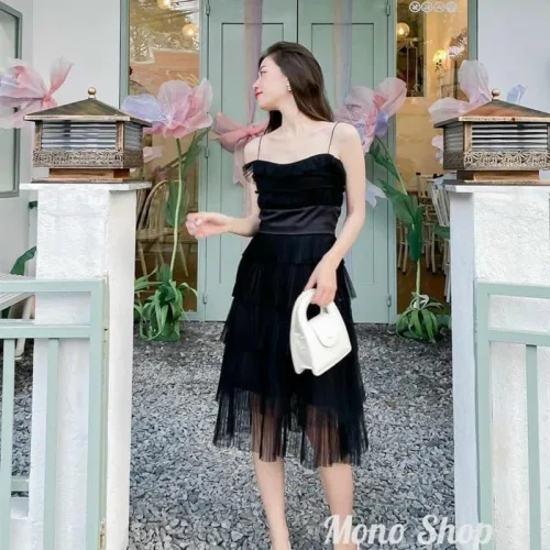 Đầm 2 dây midi đen voan ren tầng