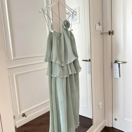 Đầm dập ly tầng hoa xoắn cổ 2 dây