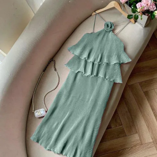 Đầm dập ly tầng hoa xoắn cổ 2 dây