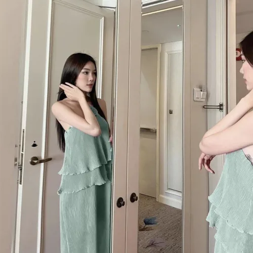 Đầm dập ly tầng hoa xoắn cổ 2 dây