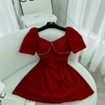 Đầm đỏ cổ tim viền cườm ngực