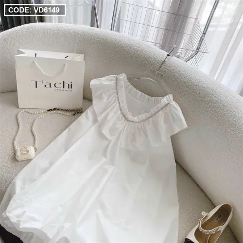 Đầm doll trắng cổ sen viền đá