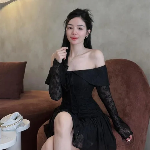 Đầm hoa trễ vai nhún xếp