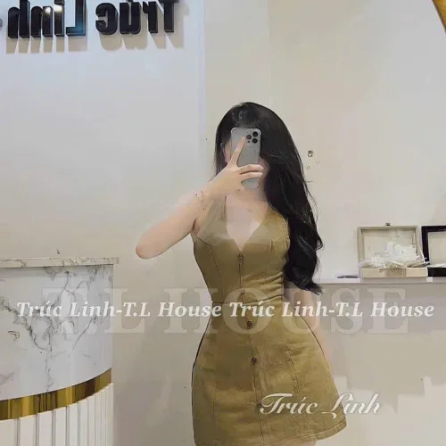 Đầm kaki nâu cổ yếm hở lưng