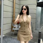 Đầm kaki nâu cổ yếm hở lưng