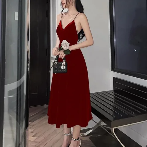 Đầm maxi dây nhung đỏ đen