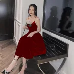 Đầm maxi dây nhung đỏ đen