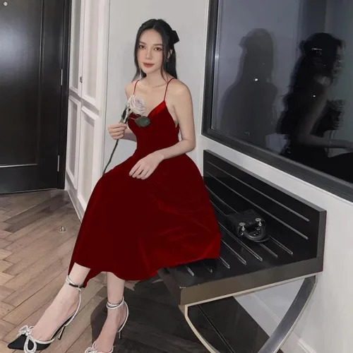 Đầm maxi dây nhung đỏ đen