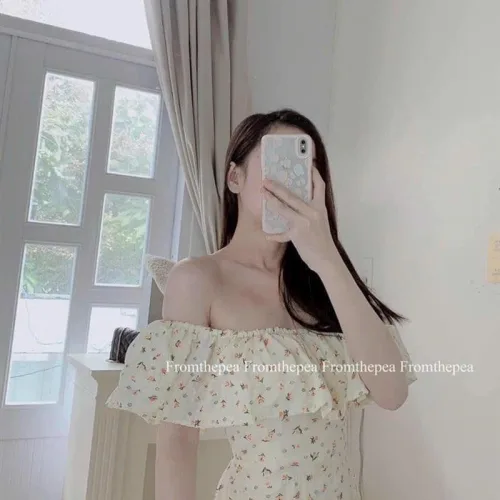 Đầm maxi hoa bẹt vai bèo