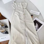 Đầm midi nude cổ yếm phối nút hông