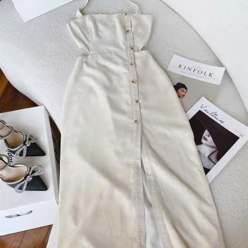 Đầm midi nude cổ yếm phối nút hông