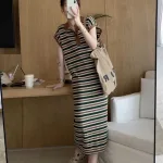 Đầm midi polo sọc viền cổ quảng châu