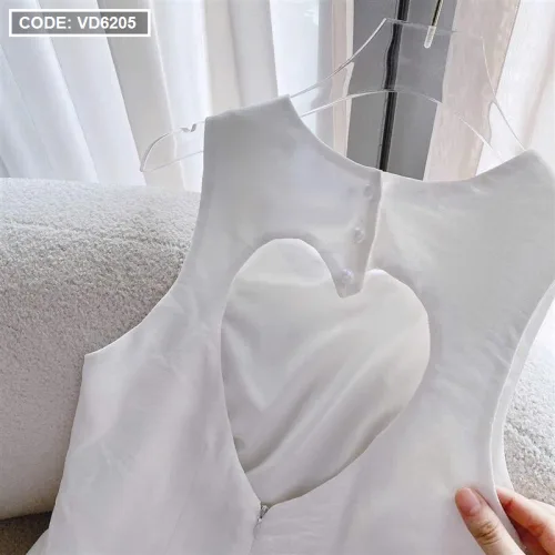 Đầm midi trắng khoét lưng tim