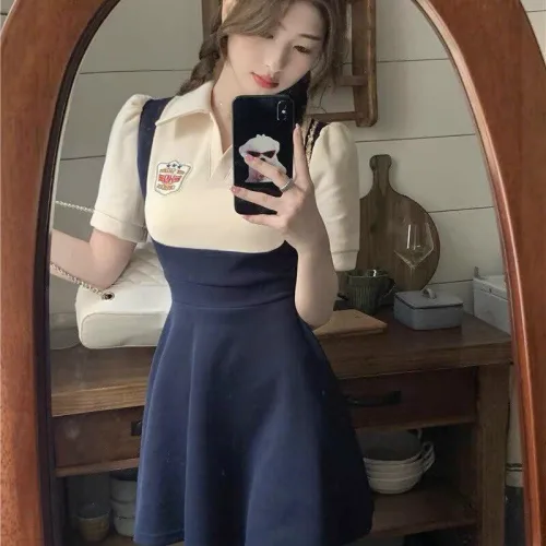 Đầm nude cổ polo phối logo